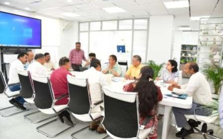 उप-चुनाव को लेकर मुख्य चुनाव अधिकारी ने राजनीतिक दलों के साथ की बैठक