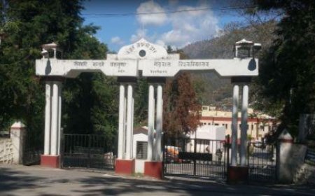 HNBGU: भ्रष्टाचार पर हंगामें के बाद कुलसचिव प्रो० एनएस पंवार का इस्तीफा ,वीसी मानने को नहीं तैयार