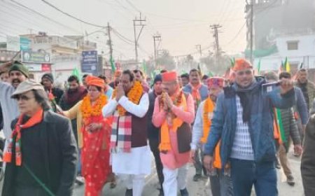 भाजपा मेयर प्रत्याशी सौरभ थपलियाल ने धर्मपुर क्षेत्र के विभिन्न वार्डों में की जनसभा और रोड शो