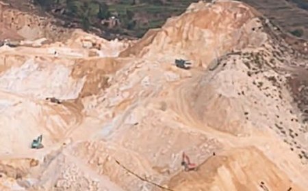 बागेश्वर में खड़िया खनन पर उच्च न्यायालय की रोक --उत्तराखंड में साफ-सुथरे शासन के दावों की खुली पोल !