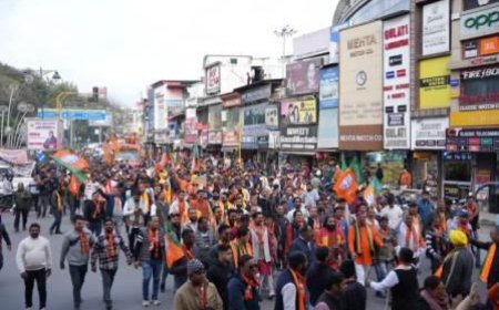 भाजपा मेयर प्रत्याशी सौरभ थपलियाल के रोड शो में उतरा जन सैलाब