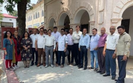 वेतन जारी ना होने पर शिक्षकों तथा कर्मचारियों ने काली पट्टी बांधकर विरोध किया दर्ज 