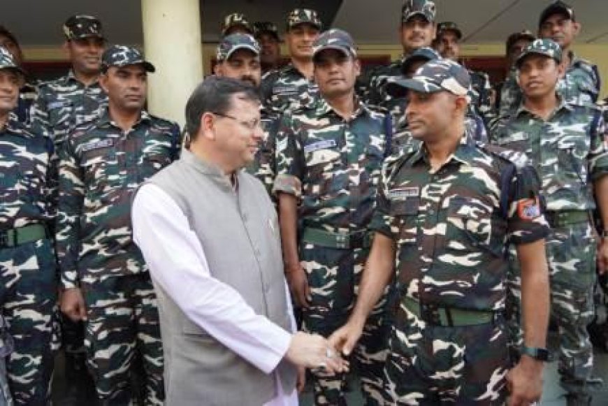 बनबसाः सीएम पुष्कर धामी ने सीमा चौकी पर एस.एस.बी. जवानों से की मुलाकात