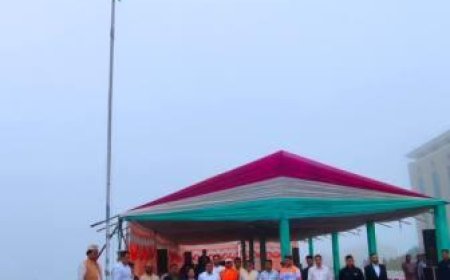 कैबिनेट मंत्री धन सिंह रावत ने भराड़ीसैंण में किया ध्वजारोहण, सांस्कृतिक कार्यक्रमों का हुआ आयोजन