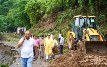 महाराज ने आपदा प्रभावित कार्यों का किया स्थलीय निरीक्षण