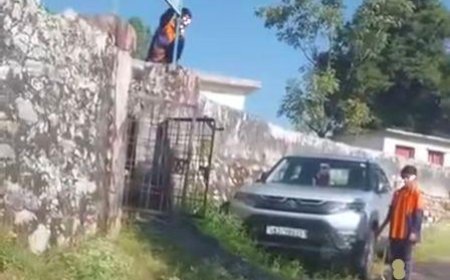 चमोली में बच्चों से कार धुलवाने पर सहायक अध्यापक निलंबित