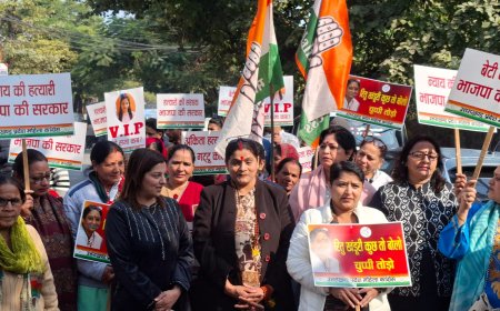 महिला कांग्रेस ने विधानसभा अध्यक्ष के आवास का किया घेराव