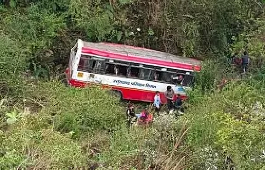 देहरादून में बड़ा सड़क हादसा: खाई में गिरी हिमाचल रोडवेज बस, 3 यात्रियों की मौत