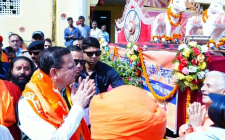 टपकेश्वर महादेव की भव्य शोभायात्रा में उमड़ा आस्था का सैलाब, CM धामी भी हुए शामिल