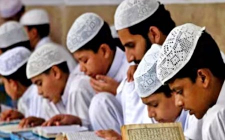 बिना मान्यता चल रहे मदरसों पर प्रशासन का शिकंजा, रुद्रपुर में दो सील