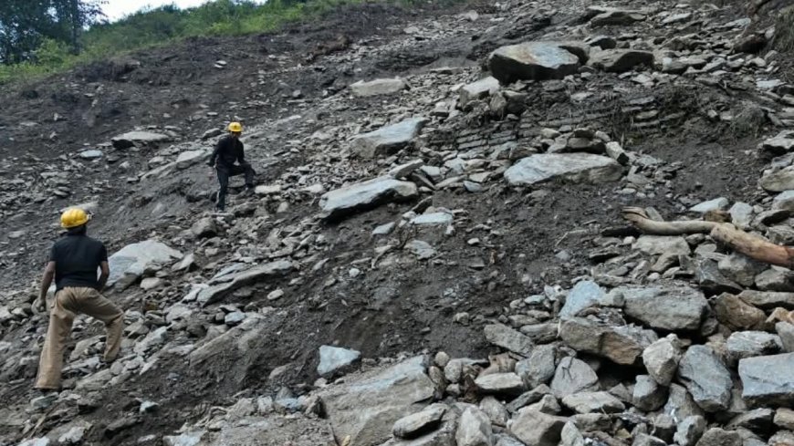केदारनाथ यात्रा फिर शुरू, चीरबासा में रास्ता साफ होने के बाद पैदल आवाजाही बहाल