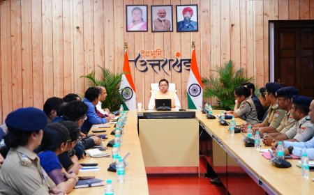 मुख्यमंत्री पुष्कर सिंह धामी सख्त, बोले- सड़कों की मरम्मत में लापरवाही पर तय होगी अधिकारियों की जवाबदेही