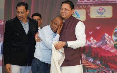 मुख्यमंत्री बनकर भी नहीं भूले गुरुजनों का सम्मान, धामी ने शिक्षकों से मिलकर लिया आशीर्वाद