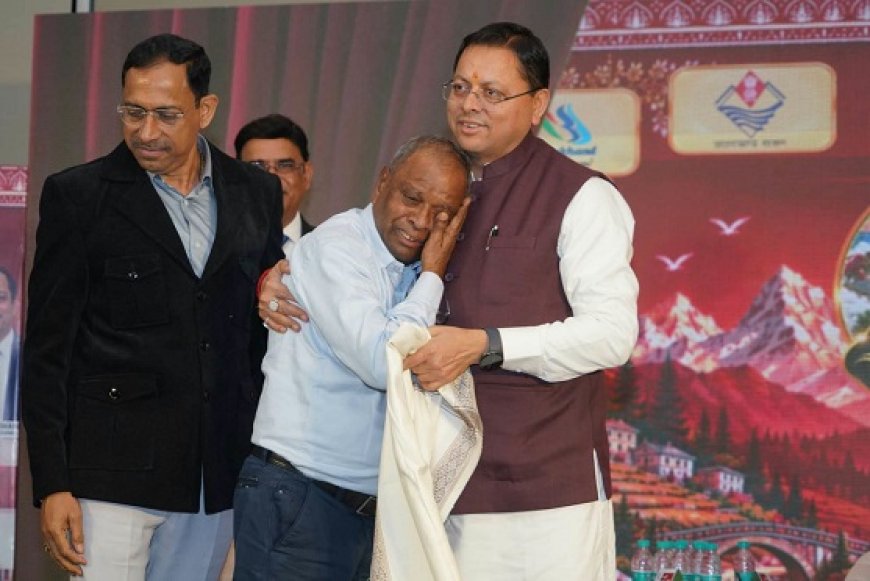 मुख्यमंत्री बनकर भी नहीं भूले गुरुजनों का सम्मान, धामी ने शिक्षकों से मिलकर लिया आशीर्वाद